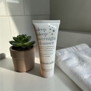 This Works Deep Sleep Overnight Cleanser - White